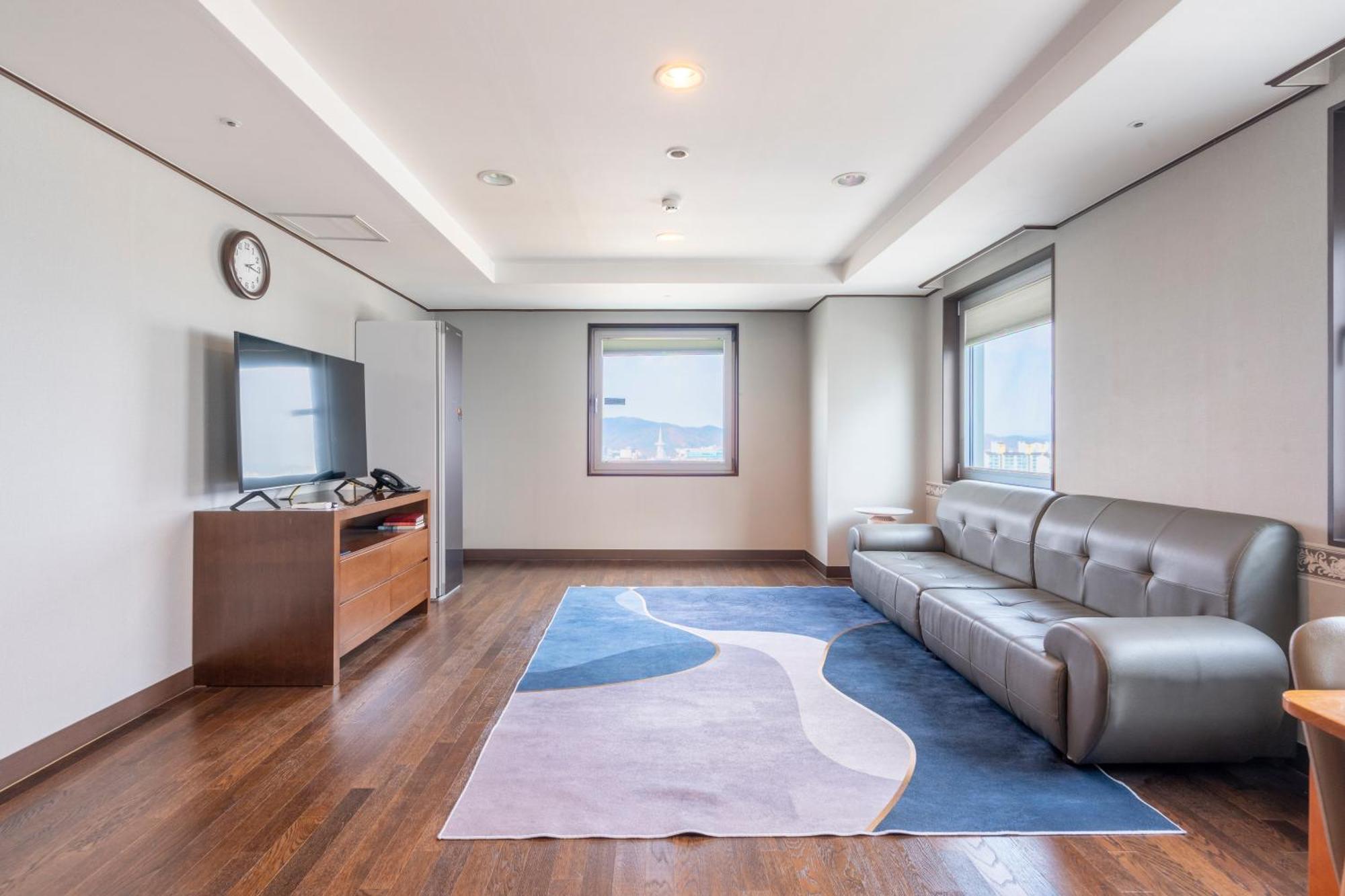 Toyoko Inn Daejeon Government Complex Exterior photo